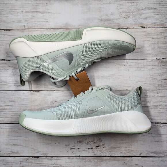 Sz 12 WMNS(Men 10.5) NIKE MC Trainer 3 Light Silver/Metallic Platinum FQ1830-006 - Picture 3 of 8